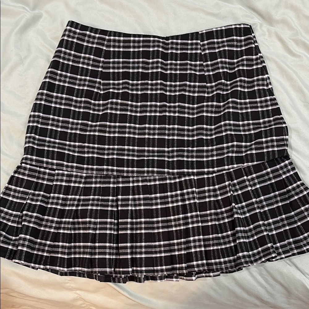 Have Black and White Trumpet Mini Skirt